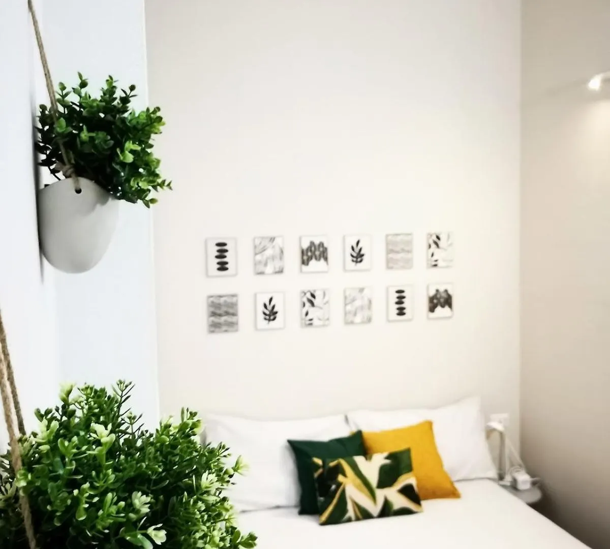 Nice Apartment A Due Passi Dalla Metro Милан Италия